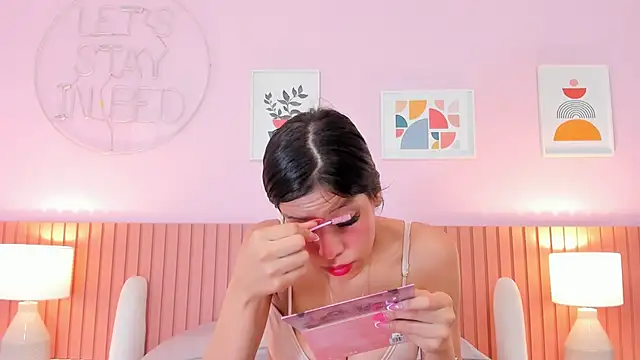 catalina jolie online show from November 17, 2025, 4:16 am