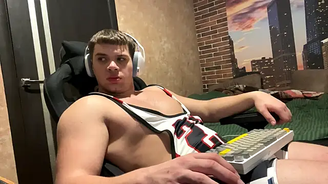 MusclePhantom online show from March 11, 2026, 10:04 pm