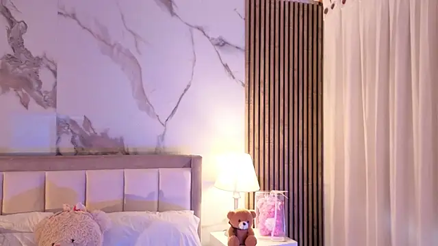 LunaRosse  online show from October 17, 2025, 12:18 pm