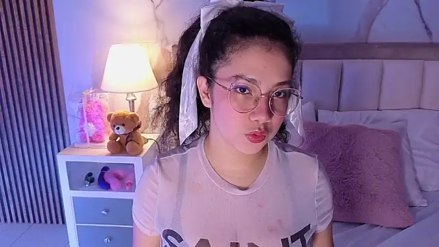 LunaRosse  online show from February 18, 2026, 12:01 pm