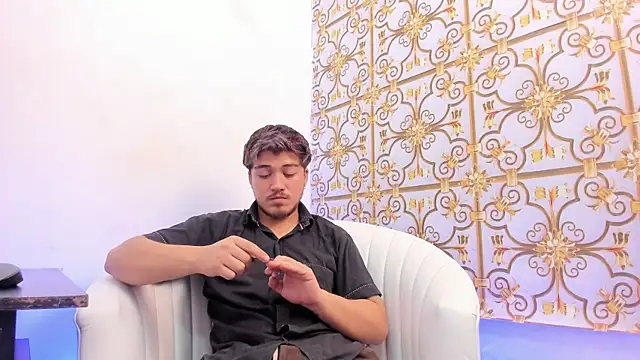 Snapshot of juanmechanic_ chatting on February 17, 2026, 6:44 am juanmechanic online show from February 17, 2026, 6:44 am