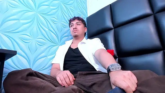 Snapshot of juanmechanic_ chatting on January 18, 2026, 5:22 am juanmechanic online show from January 18, 2026, 5:22 am