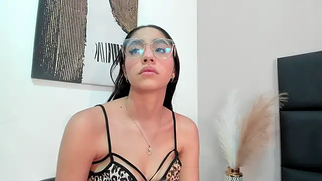 IvyJhons online show from November 27, 2025, 11:43 am