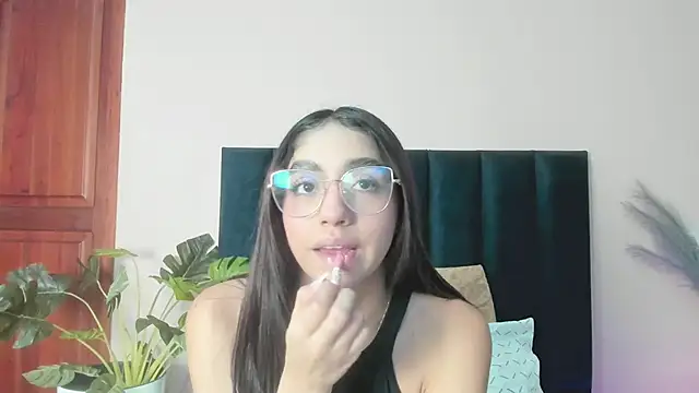 IvyJhons online show from December 16, 2025, 12:09 pm