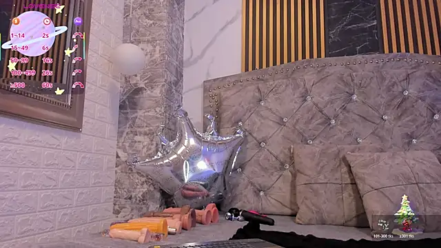 railey rosse  online show from November 24, 2025, 7:58 pm