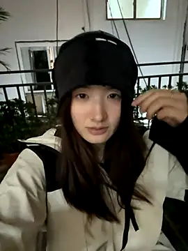 Moonlight-23 online show from November 8, 2025, 1:14 pm