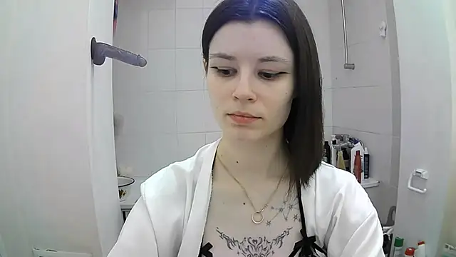 EdlinEngelby online show from September 18, 2025, 4:21 pm