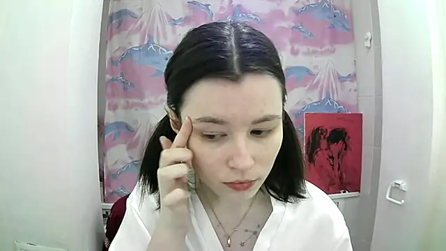 EdlinEngelby online show from October 8, 2025, 4:19 pm