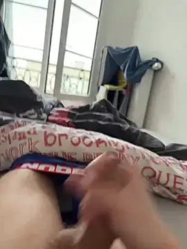 Snapshot of lath13 chatting on February 23, 2026, 4:07 pm lath13 online show from February 23, 2026, 4:07 pm