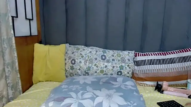 MrsMxx25 online show from February 28, 2026, 7:52 am