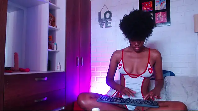 lucyymaximo online show from September 15, 2025, 2:06 pm