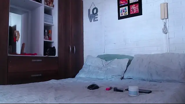 lucyymaximo online show from October 21, 2025, 8:41 pm