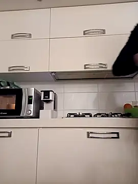 Snapshot of singolo_discreto chatting on February 10, 2026, 6:45 am singolo discreto online show from February 10, 2026, 6:45 am