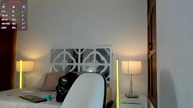 MikaelaStone online show from January 8, 2026, 12:22 pm