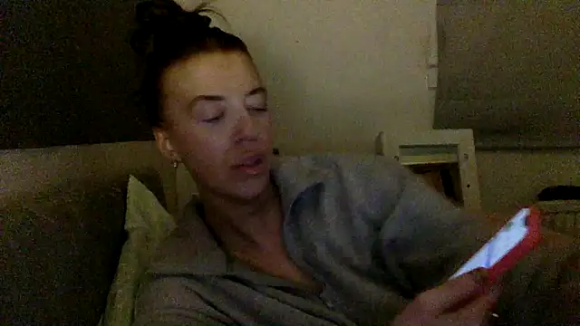 Bellababexox online show from June 18, 2026, 4:22 am