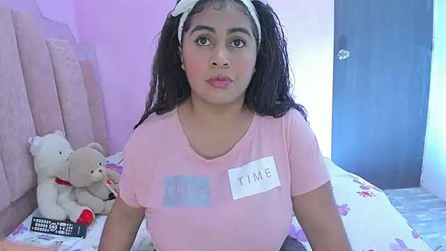 AndreaSweet2 online show from September 15, 2025, 8:31 pm