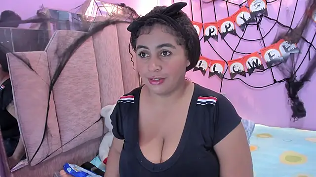 AndreaSweet2 online show from October 21, 2025, 7:46 pm