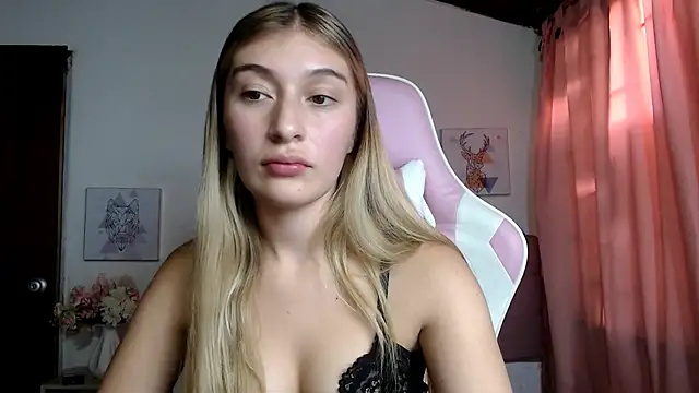 SophiaaLee online show from March 13, 2026, 10:59 pm