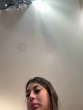 Snapshot of Mavii_ chatting on October 16, 2025, 4:26 pm Mavii online show from October 16, 2025, 4:26 pm