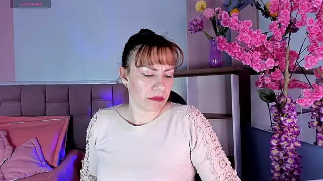 AmaraMoon  online show from September 17, 2025, 8:44 pm