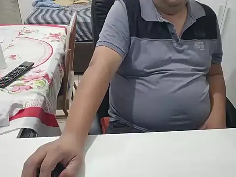 Snapshot of WanMenBez chatting on November 1, 2025, 12:28 am WanMenBez online show from November 1, 2025, 12:28 am