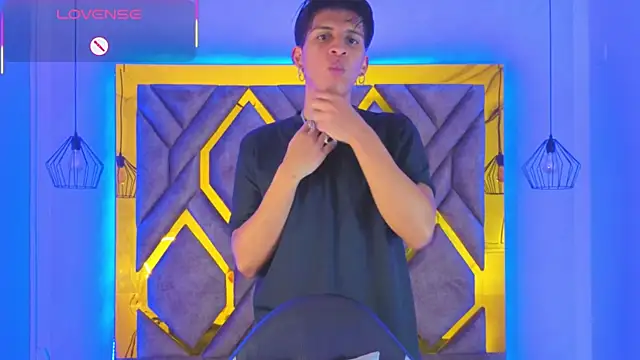 Snapshot of Dom_venena chatting on November 27, 2025, 7:58 pm Dom venena online show from November 27, 2025, 7:58 pm