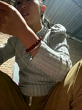 Huong-Ly online show from November 18, 2025, 1:54 am