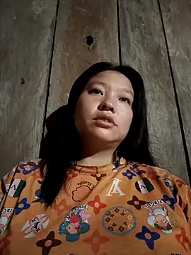 MuiNay online show from November 17, 2025, 10:36 pm