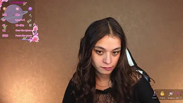 Leila Hefner online show from November 6, 2025, 3:21 am