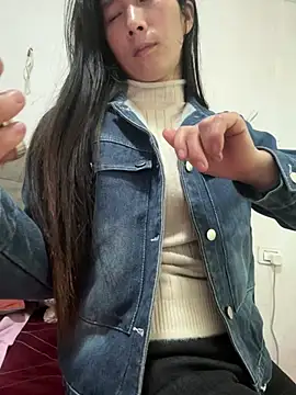 crhong666 online show from March 12, 2026, 12:38 am