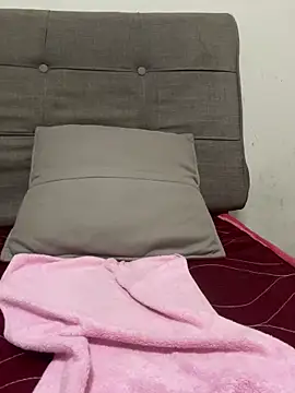 Snapshot of crhong666 chatting on February 3, 2026, 12:43 am crhong666 online show from February 3, 2026, 12:43 am