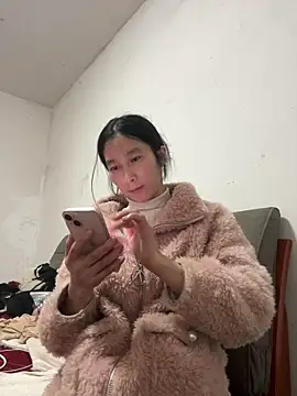 Snapshot of crhong666 chatting on February 16, 2026, 12:53 am crhong666 online show from February 16, 2026, 12:53 am