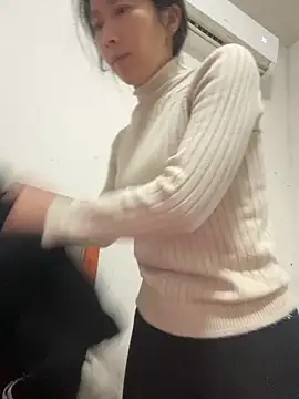 crhong666 online show from March 9, 2026, 12:36 am