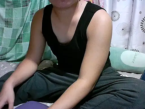 alhex gay26 online show from October 25, 2025, 3:23 pm