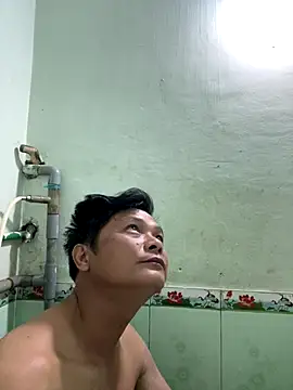Snapshot of hotboy2x chatting on September 17, 2025, 10:23 pm hotboy2x online show from September 17, 2025, 10:23 pm