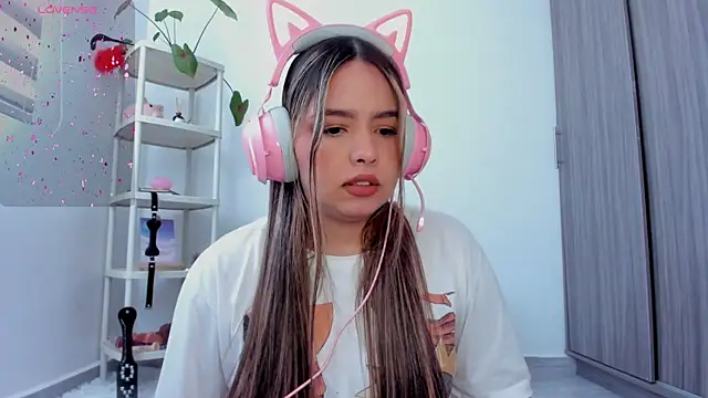 Snapshot of Alana_Banana_ chatting on October 2, 2025, 3:26 pm Alana Banana online show from October 2, 2025, 3:26 pm