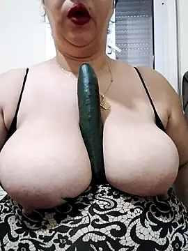 Snapshot of milkbreastsexy chatting on September 9, 2025, 8:24 am milkbreastsexy online show from September 9, 2025, 8:24 am