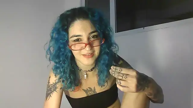 peetitefairy online show from May 16, 2026, 6:23 am