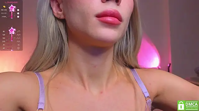 KittenFang online show from December 21, 2025, 2:03 am