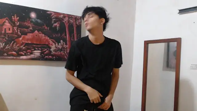 alice julls online show from November 15, 2025, 7:29 pm