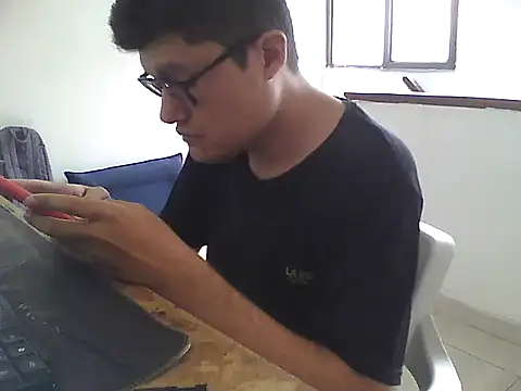 Snapshot of ANDERSON_RAY chatting on November 5, 2025, 4:10 pm ANDERSON RAY online show from November 5, 2025, 4:10 pm