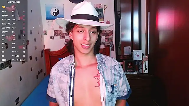 Snapshot of DannyPhantom555 chatting on November 10, 2025, 8:58 pm DannyPhantom555 online show from November 10, 2025, 8:58 pm