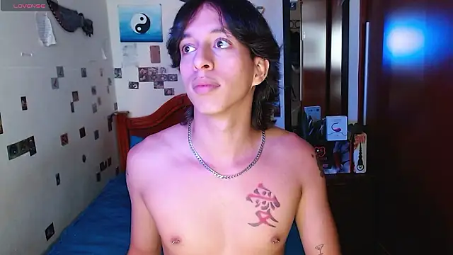 Snapshot of DannyPhantom555 chatting on February 15, 2026, 7:46 pm DannyPhantom555 online show from February 15, 2026, 7:46 pm