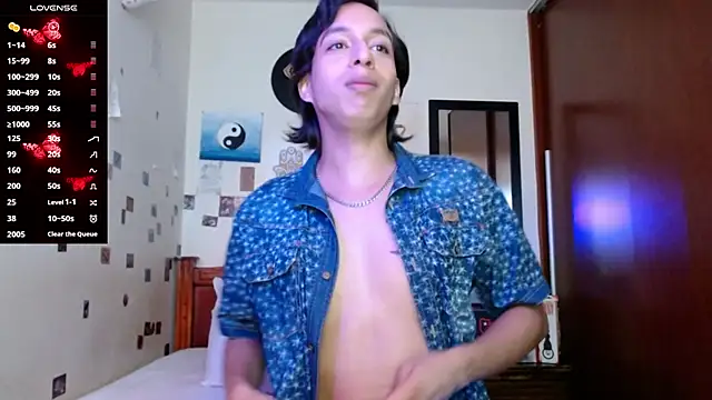 Snapshot of DannyPhantom555 chatting on December 4, 2025, 7:02 pm DannyPhantom555 online show from December 4, 2025, 7:02 pm