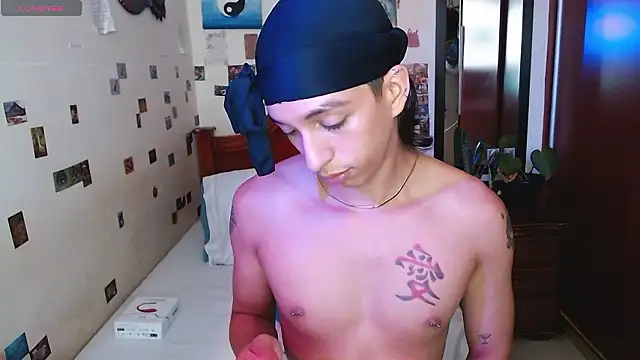 Snapshot of DannyPhantom555 chatting on February 20, 2026, 7:27 pm DannyPhantom555 online show from February 20, 2026, 7:27 pm