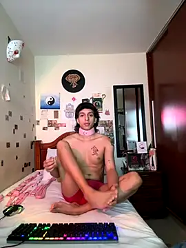 Snapshot of DannyPhantom555 chatting on September 9, 2025, 9:24 pm DannyPhantom555 online show from September 9, 2025, 9:24 pm