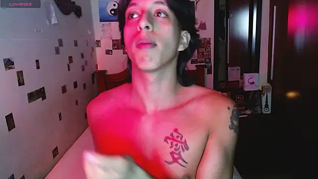 Snapshot of DannyPhantom555 chatting on February 22, 2026, 11:28 pm DannyPhantom555 online show from February 22, 2026, 11:28 pm