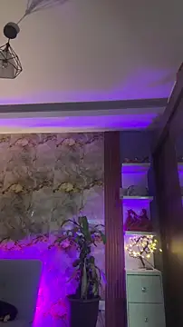 hannachris- online show from October 20, 2025, 2:13 am