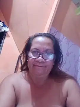 vickyhot1966 online show from May 18, 2026, 3:39 pm