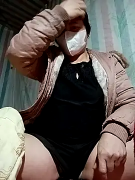 Love-Mama33 online show from January 10, 2026, 1:06 pm